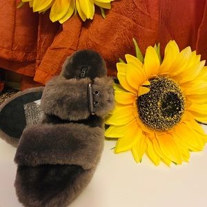 UGG fluffy sandals